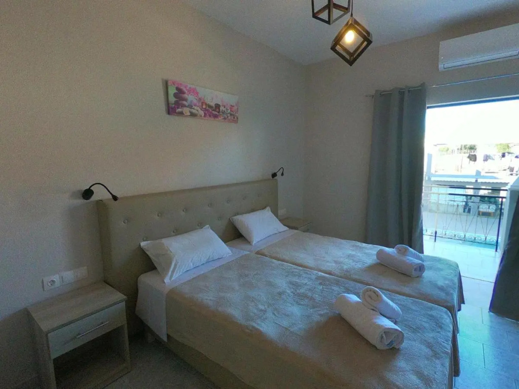 Dionisos Apartments