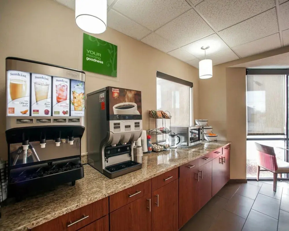 Comfort Inn & Suites