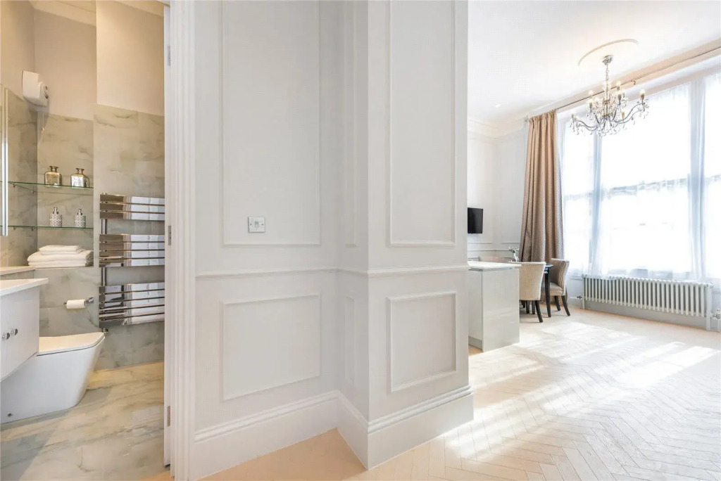 Stunning 1 Bed Garden Apartment next to Hyde park