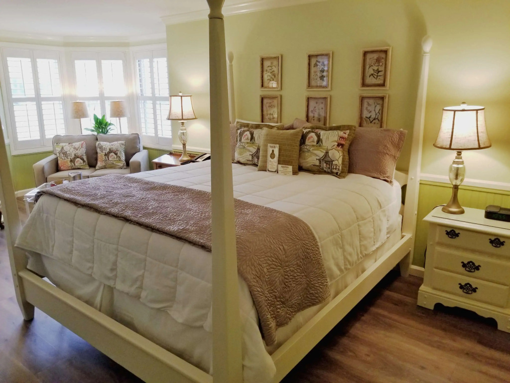 Apple Farm Inn