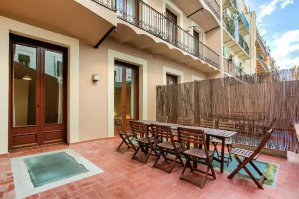 Bright and modern 4bedroom with terrace in Las Ramblas P1