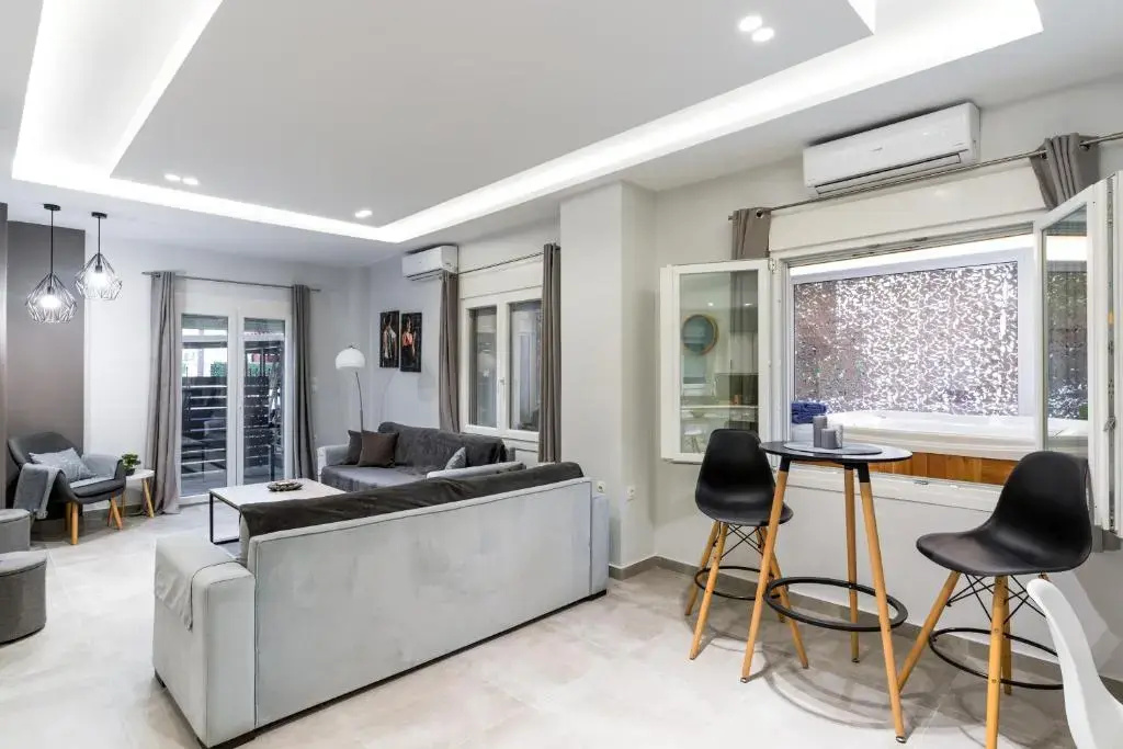 Luxcrib&Spa in Glyfada