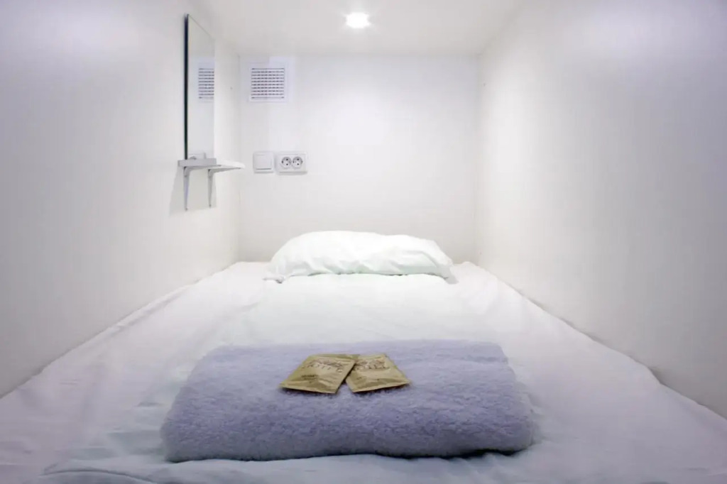 CUBE Capsule Hotel Куб Капсульный отель