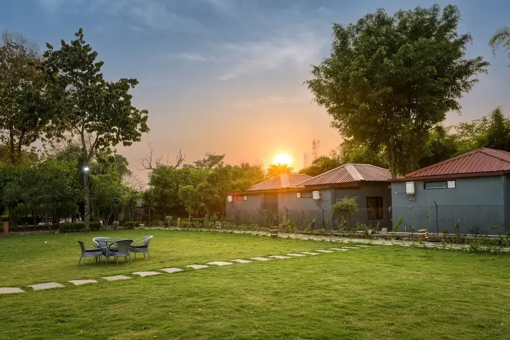 Corbett Machaan Resort