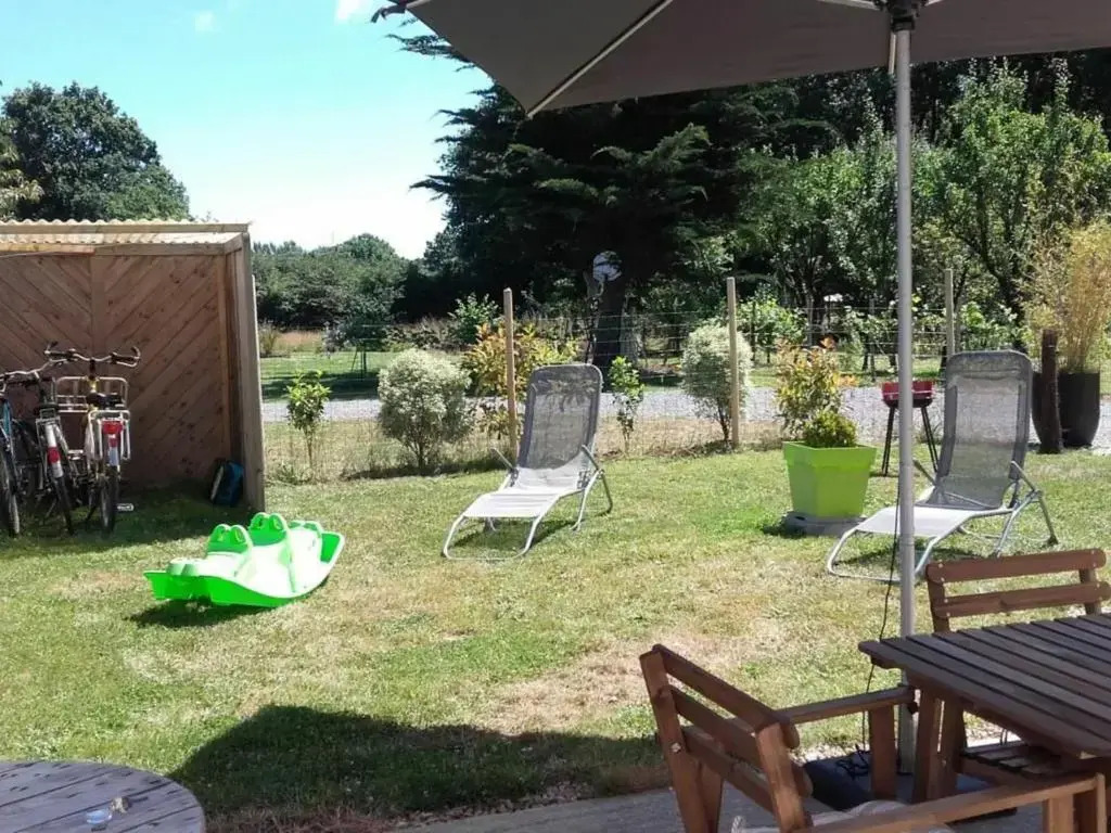 Gîte Confortable avec Jardin, Proche Mer et Ville, Équipé pour Familles, Vélo Inclus - FR-1-306-1076
