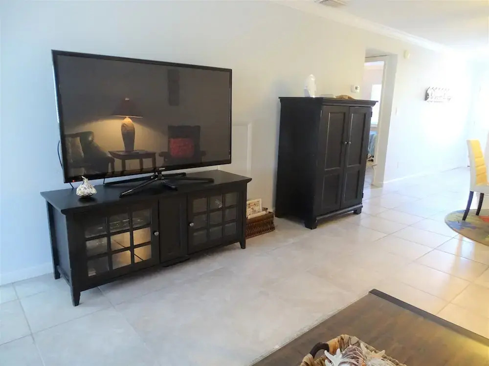 Sunset Royale - 112 2 Bedrooms 2 Bathrooms Condo