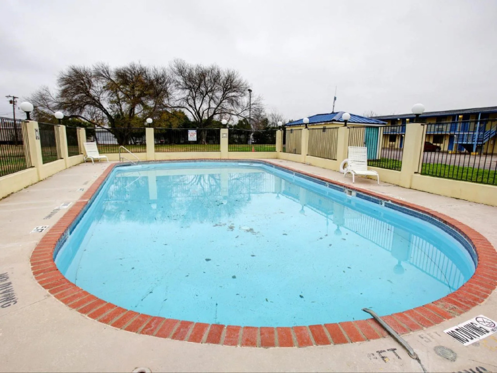 Motel 6 Waco, TX