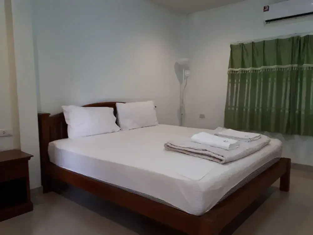 Baan Rimnam Resort