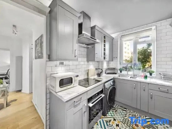 Boutique 2-Bedroom Flat near Waterloo with Garden