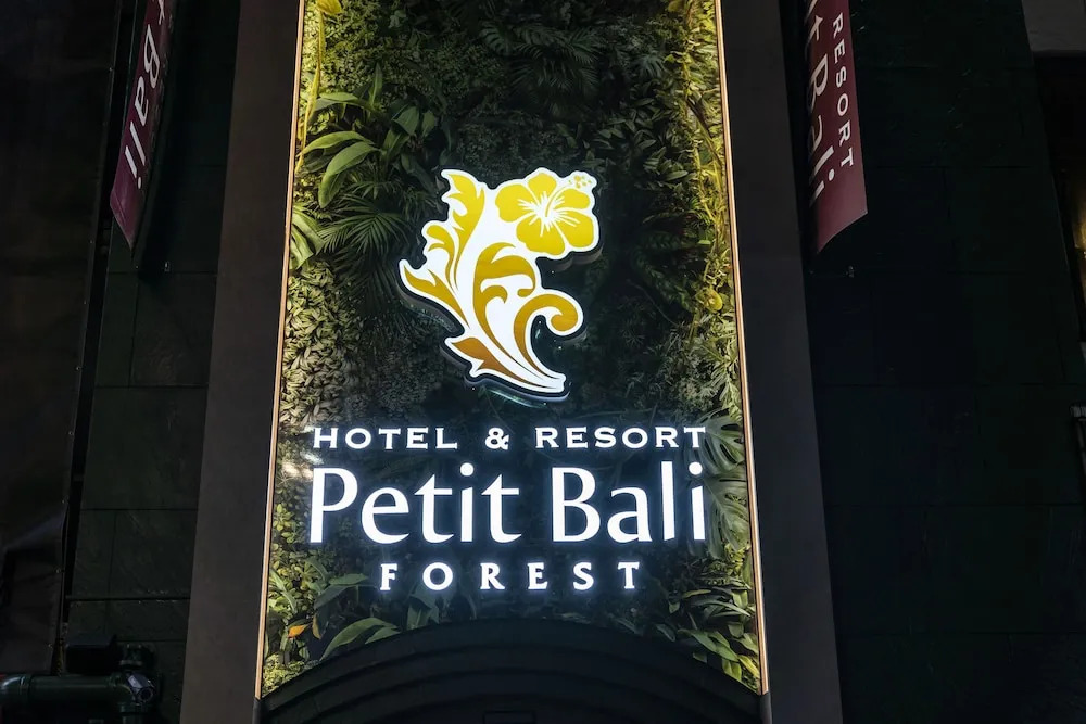 Petit Bali Forest Shinjuku Sanchōme
