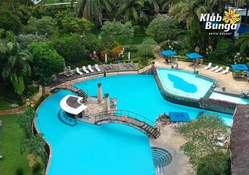 Villa 4-BR Klub Bunga No. 8 Batu Malang