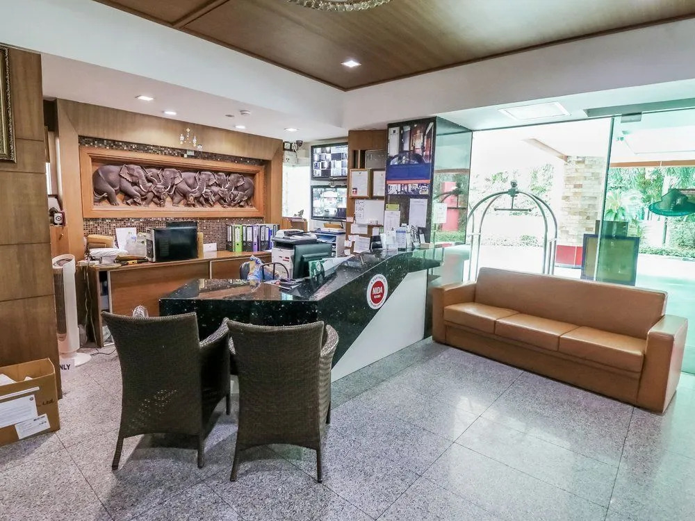 L-Seven Hotel