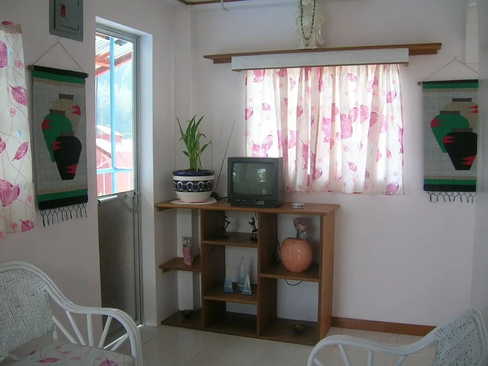 2 BR Unit 6 Jefrell Apartments