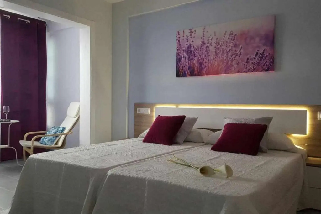 Apartamento con Terraza y Piscina C