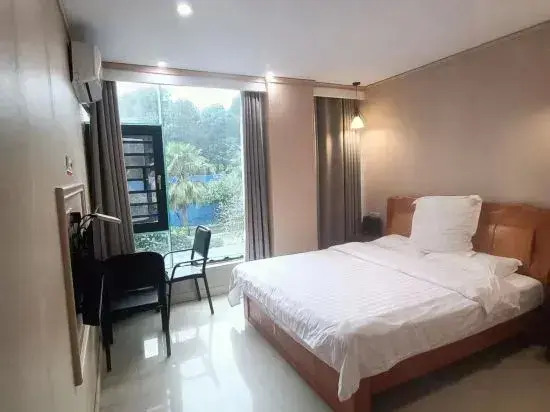 Qianqian Hotel