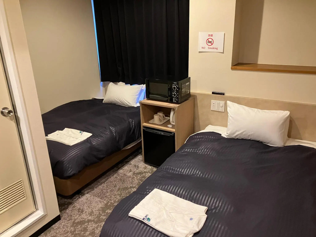 HOTEL LiVEMAX Mihara Ekimae
