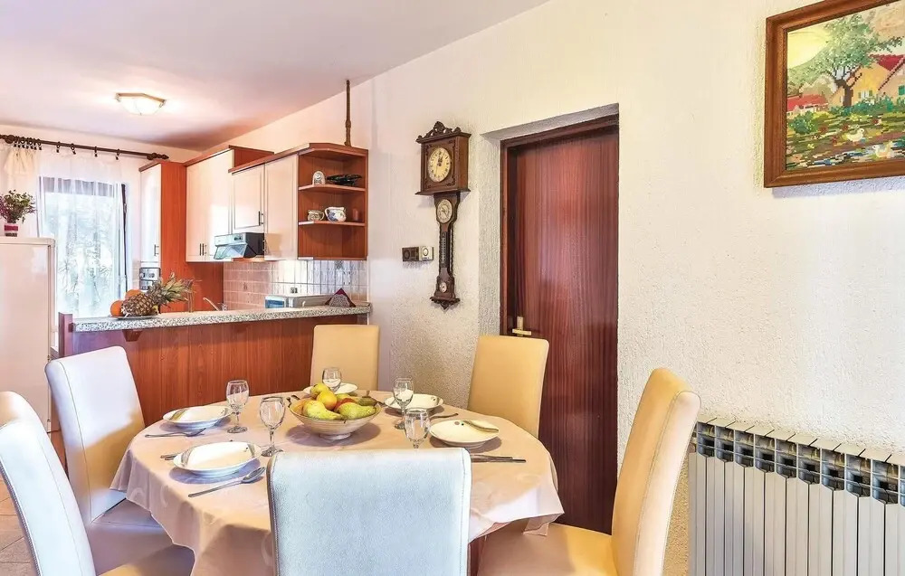 Stunning Home in Pula With Wifi and 4 Bedrooms