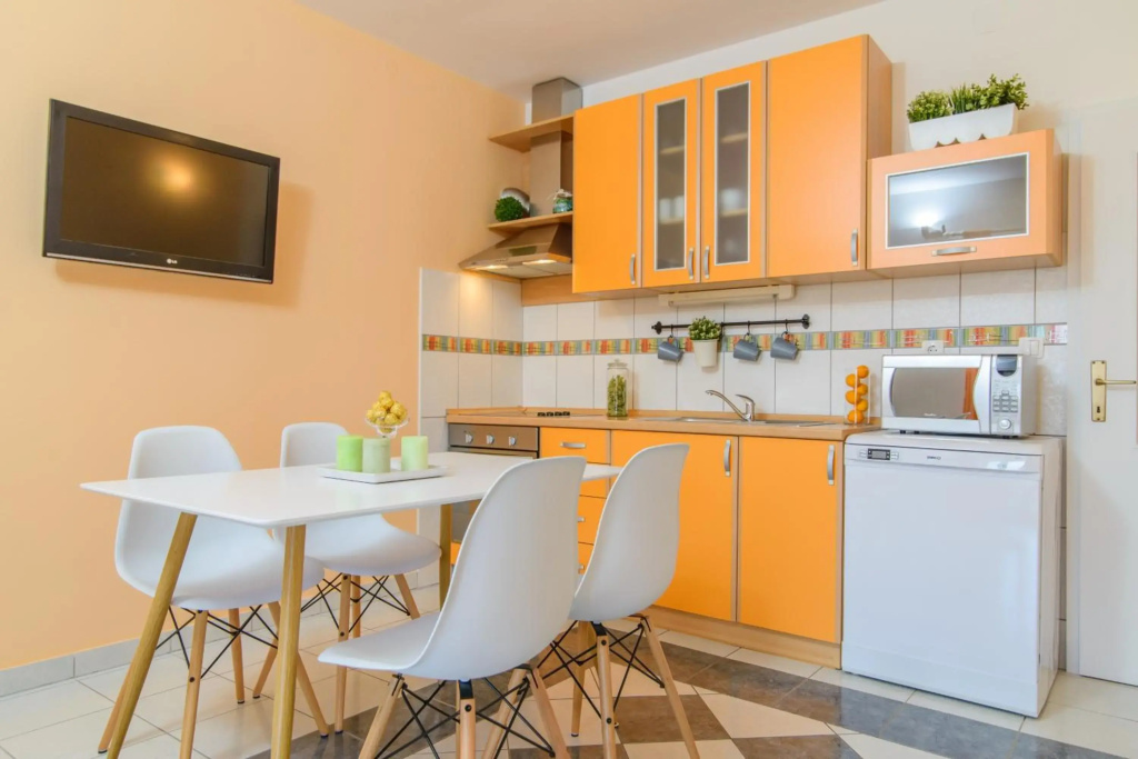 Family-friendly apartments with swimming pool Okrug Gornji, Ciovo - 18827