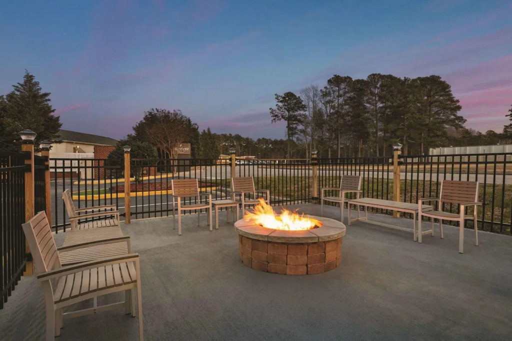 Country Inn & Suites by Radisson, Petersburg, VA