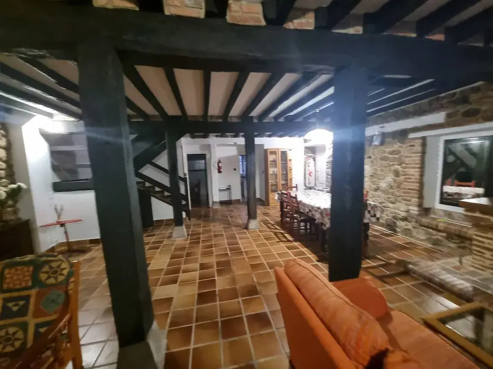 La Jomeruca ,espaciosa casa rural cerca de playa y montaña