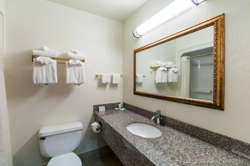 Red Roof Inn & Suites Chestertown