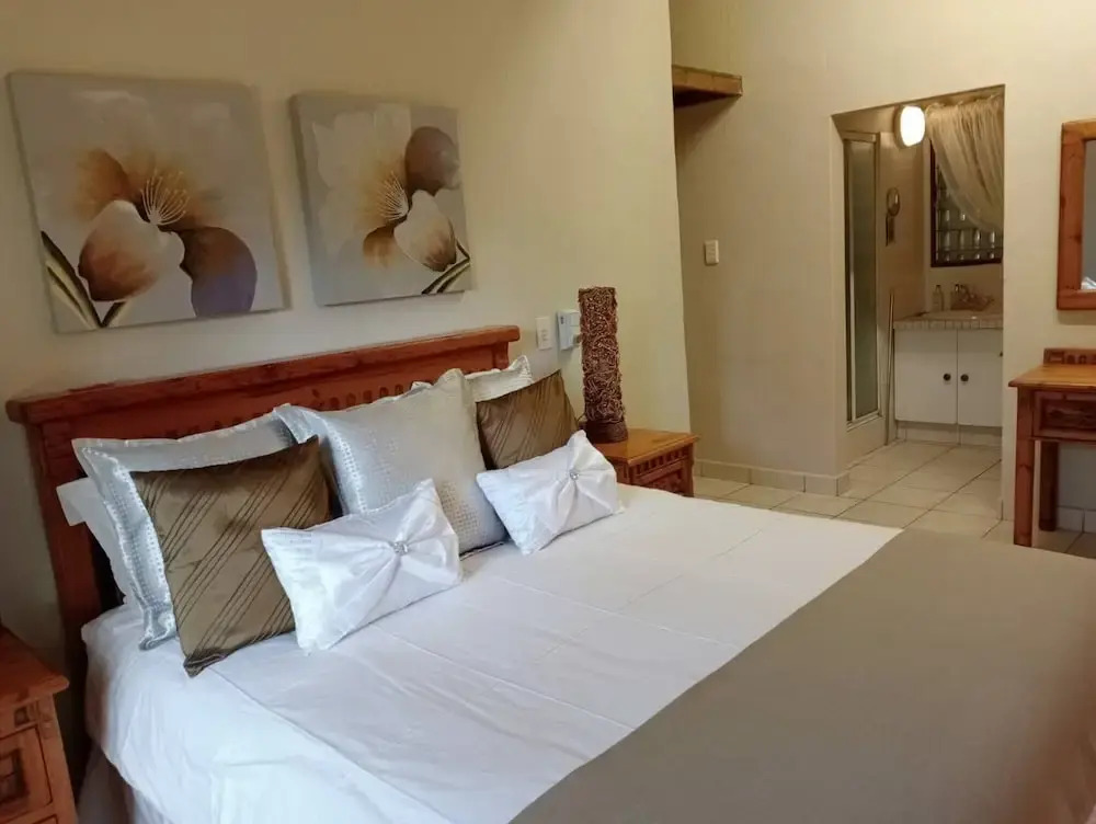 Tranquil Beach House in Southbroom Are, Marina Beach, With Stunning Lagoon Views