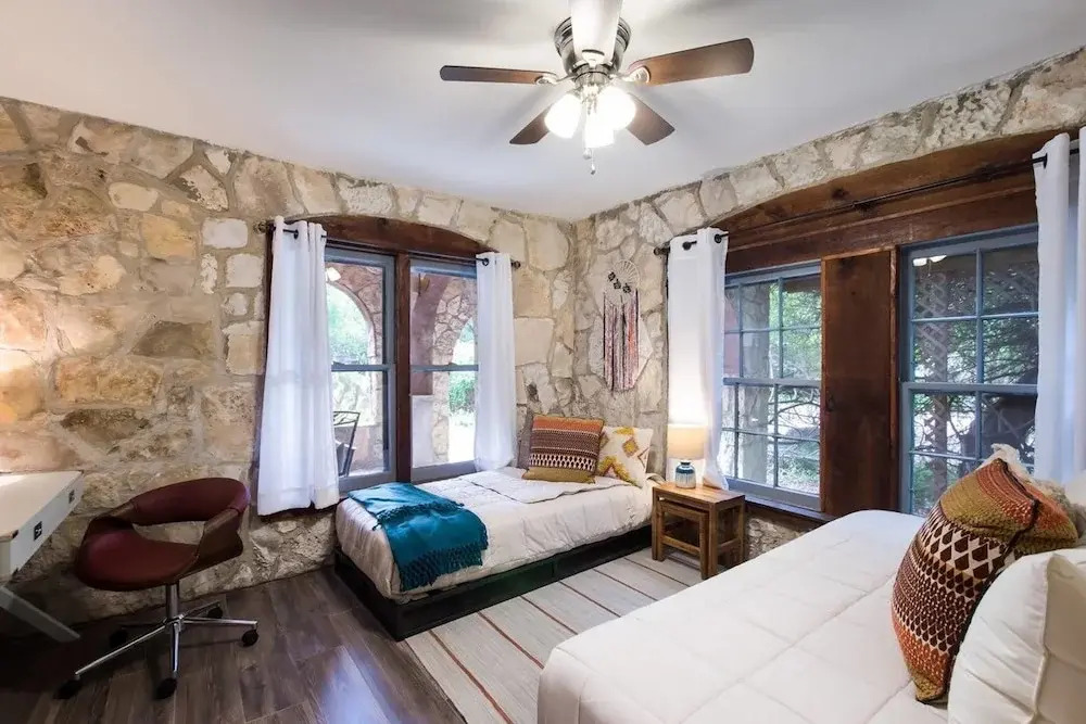 Casa Dealamo Beautiful 2 bd 1 ba Sleeps 6!