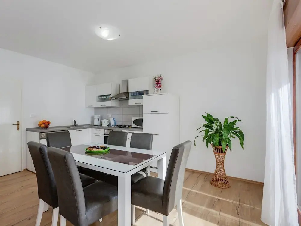 Spacious Holiday Home in Podstrana near Sea