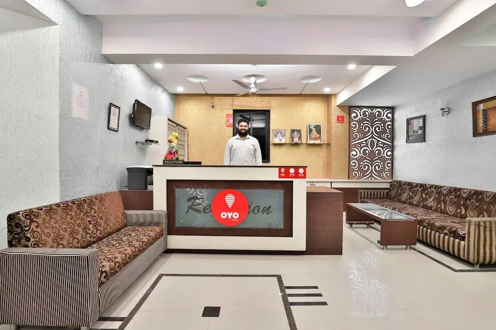 OYO Flagship 2389 Hotel The Grand Pritam