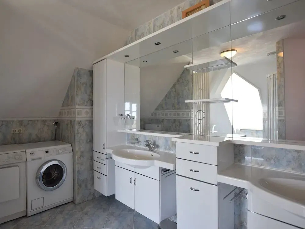Luxurious Holiday Home With Billiards Table and Sauna, Atop the Dunes in De Koog