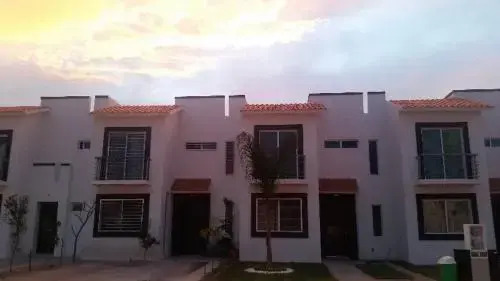Kenzi House Zona Industrial