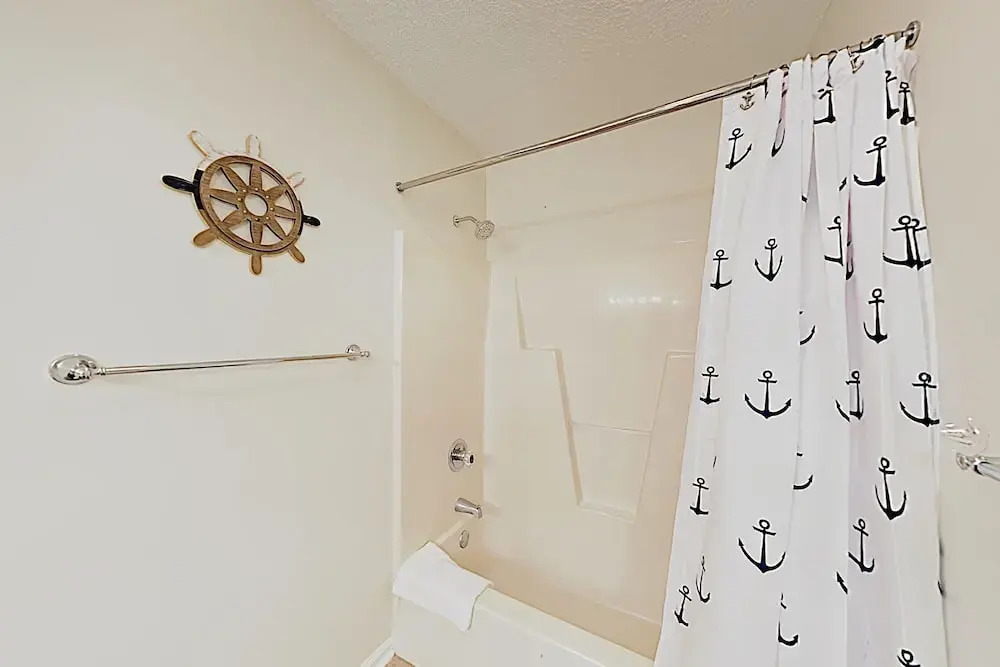 New Listing! All-Suite W/ 3 Pools - Walk To Beach! Townhouse