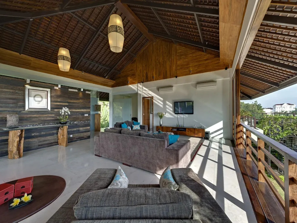 Villa Aiko