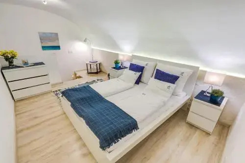 d.Five Beautiful Apartment at Basilica