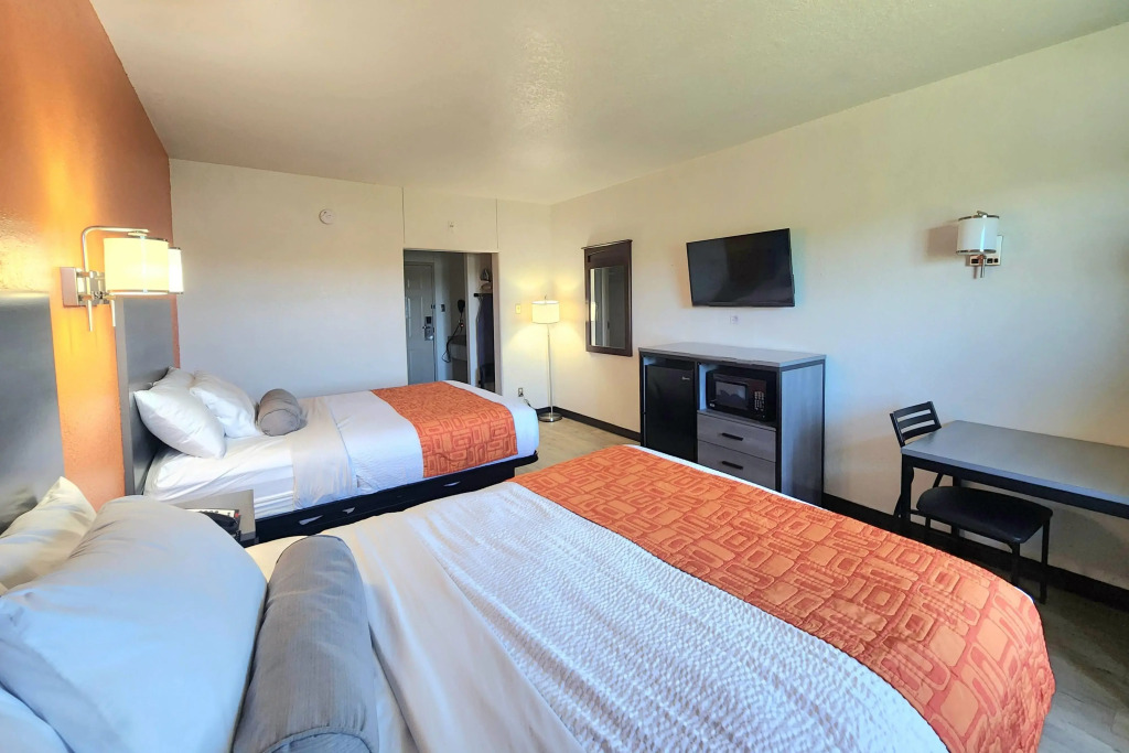 Howard Johnson by Wyndham Galveston