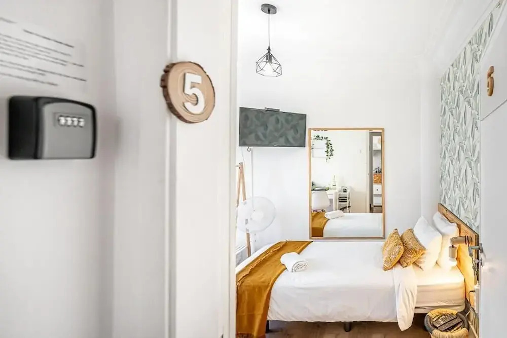 Santos Mattos Guesthouse & Apartments by Lisbon with Sintra