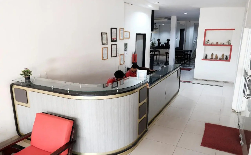 OYO 844 Surya Hotel