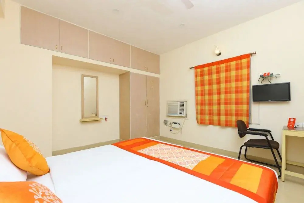 SilverKey Executive Stays 20001 Ashok Nagar