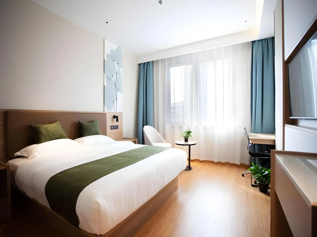 GreenTree Inn Express Shanghai Pudong Lingang New City Yunhan Road