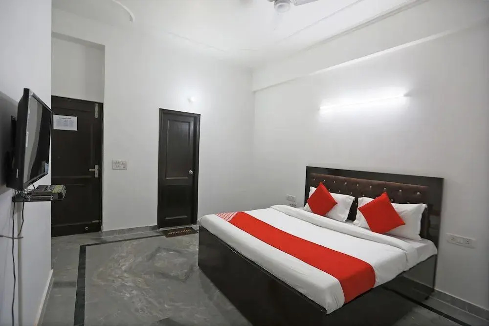 OYO 48900 Grand & Epic Inn
