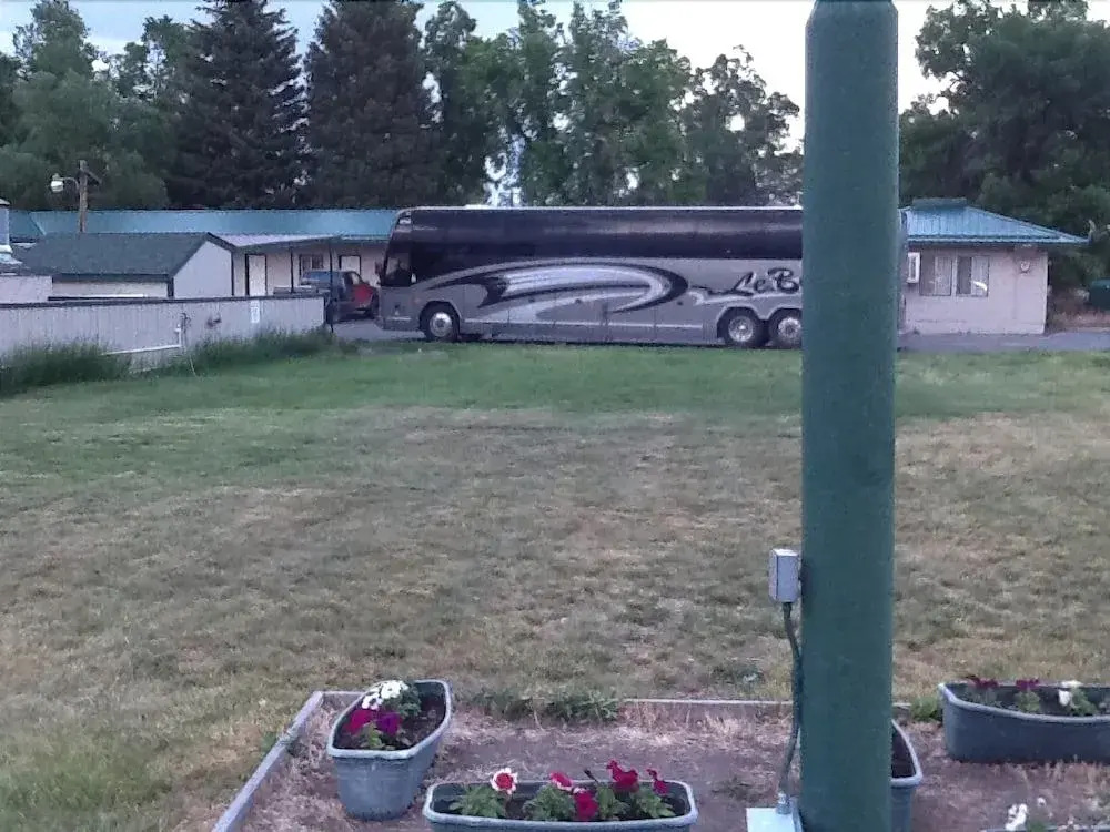 Silver Spur Motel