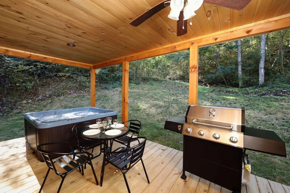 Misty Mountainside - Two Bedroom Chalet