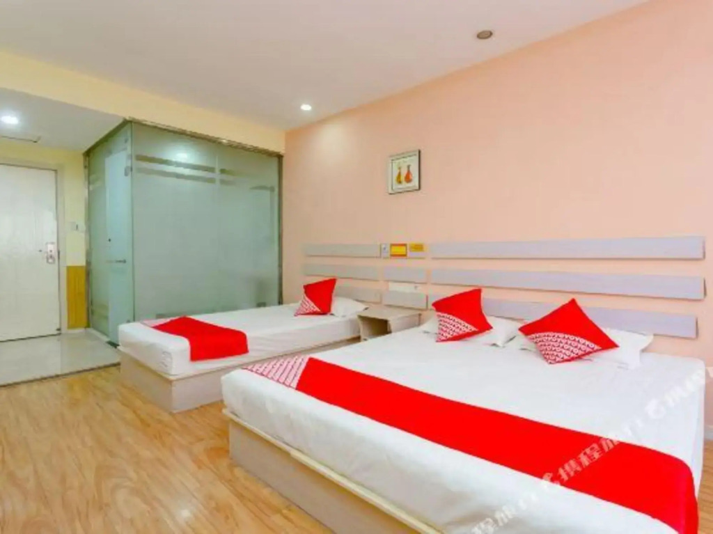 Deheng Hotel (Taishan Railway Station Tai'an Bus Terminal)