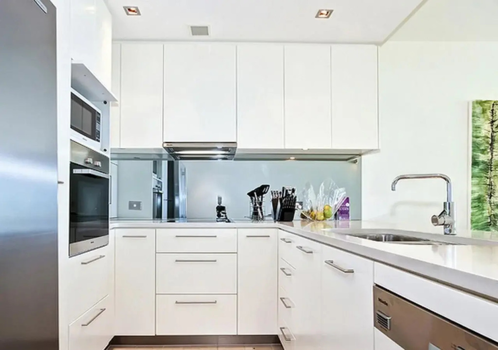 Breeze Apartments
