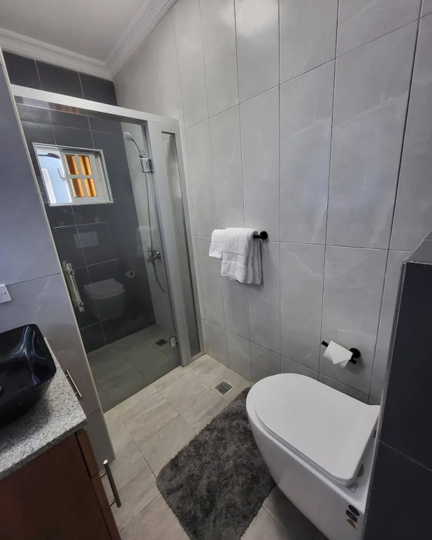 New and Modern 2 Bedroom Apt 5a