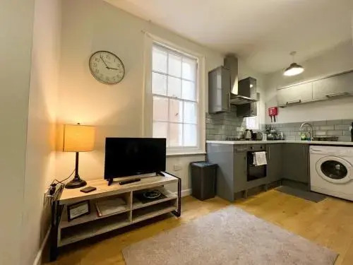 Berkeley  Apartment