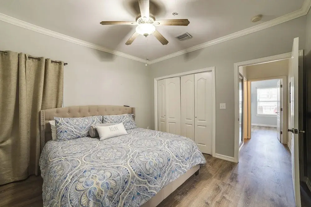 Modern Island Condo w/ Pool: Steps to the Beach!