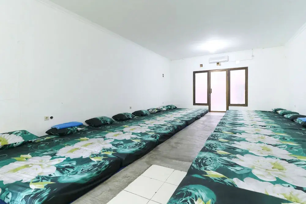 Deduwa Inn Transit