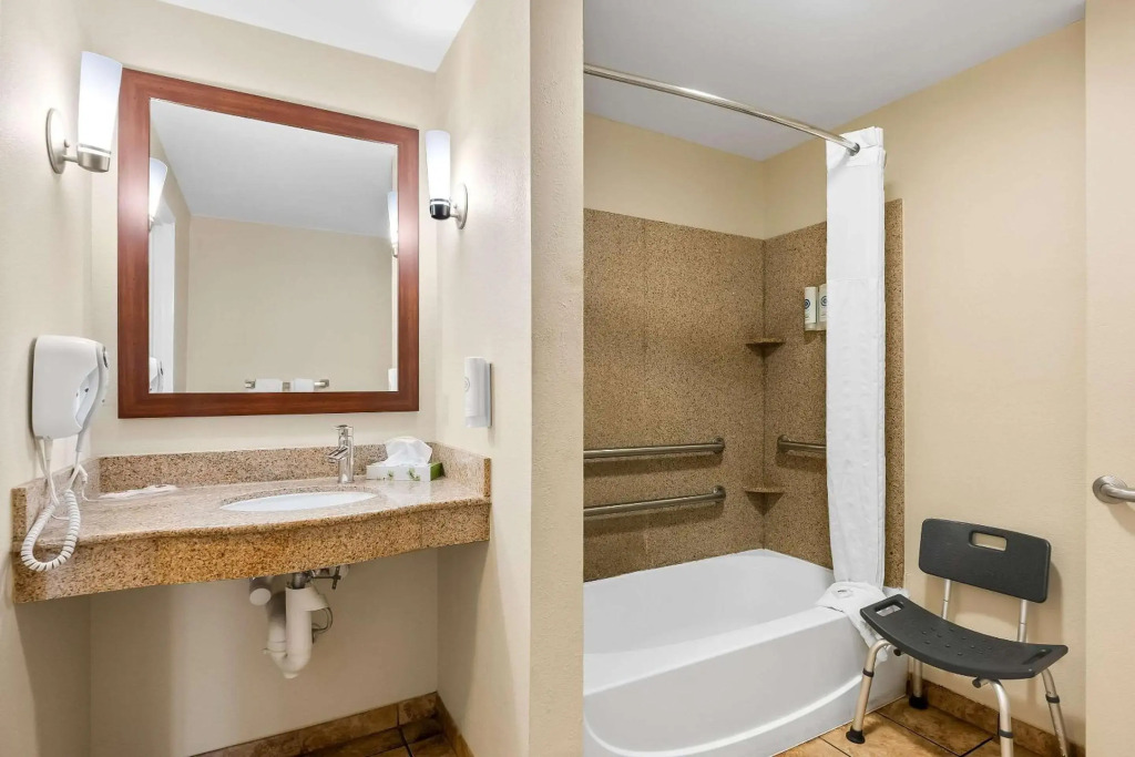 Comfort Suites Panama City near Tyndall AFB