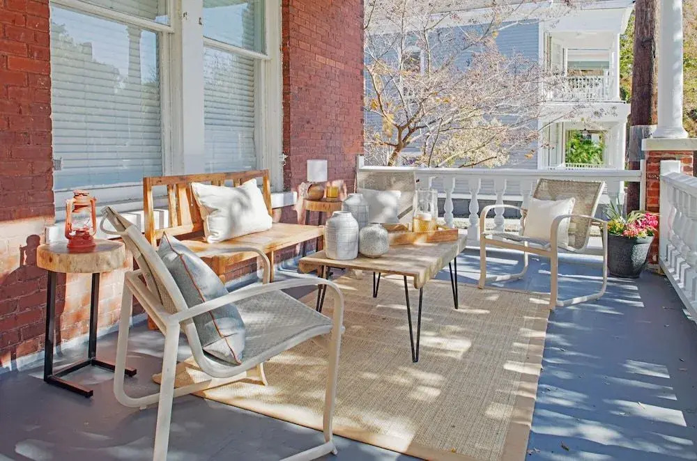 Modern Apartment Near Forsyth